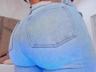 Offline martiinaa-jones on CamSoda