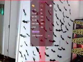 Freechat milavalentina on CamSoda