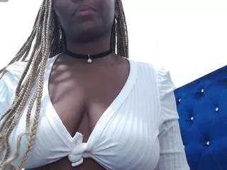 Offline miss-dinah on CamSoda