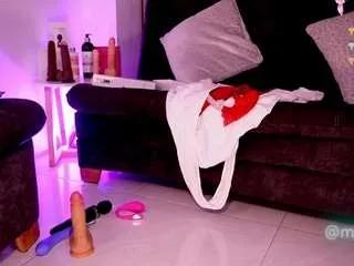 Offline misssnaomi on CamSoda