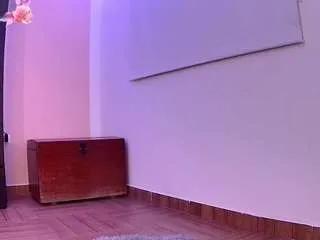 moon-violet on CamSoda 