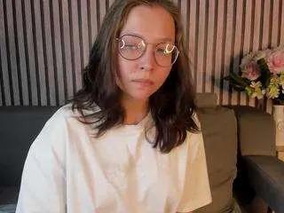 Offline noora-moore on CamSoda