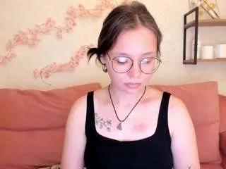 Offline noora-moore on CamSoda