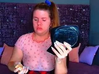 Offline norahardman on CamSoda