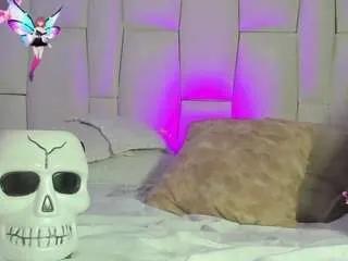 Offline regiina-doll on CamSoda