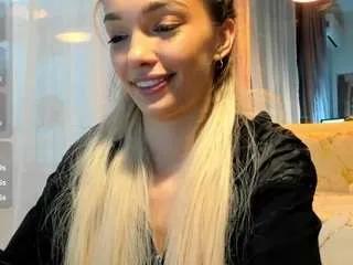 Offline sassyt33n on CamSoda