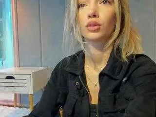 Offline sassyt33n on CamSoda