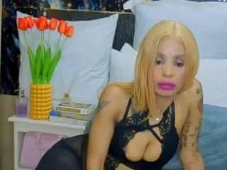 Freechat sexynatashaxoxo on CamSoda