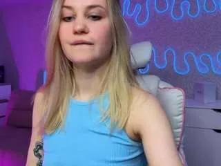 Offline sofiakenwood on CamSoda