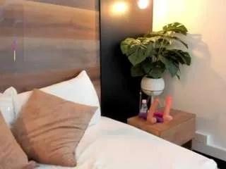 Offline sol-valeria on CamSoda