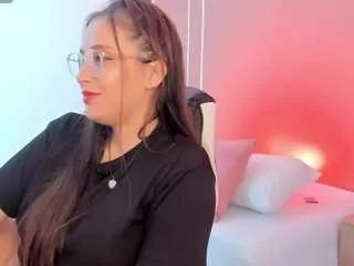 sophia-martinezz — show tits [40 tokens remaining]