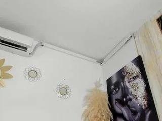 Offline thamara-thompson on CamSoda