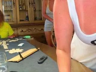 Freechat tunderosee on CamSoda