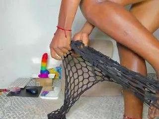 Freechat vicky-hot on CamSoda