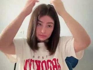 Offline youramy on CamSoda