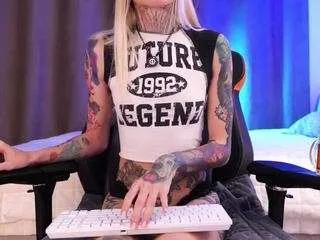 Offline yourfeetmodel on CamSoda