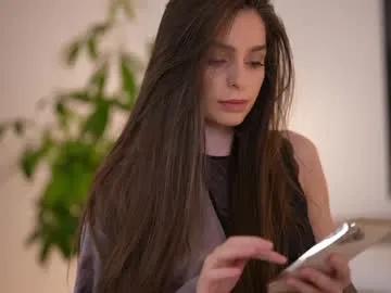 Freechat dovia on Chaturbate