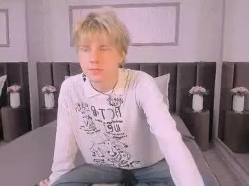 Freechat kevinm1lky on Chaturbate
