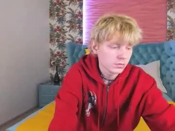 Freechat kevinm1lky on Chaturbate