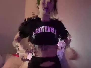 Freechat mommyswett on Chaturbate