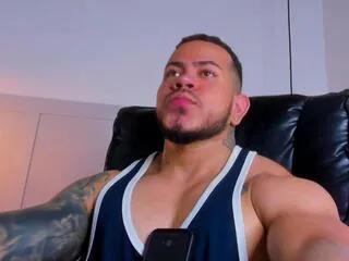 Offline adam_shilders on Flirt4Free