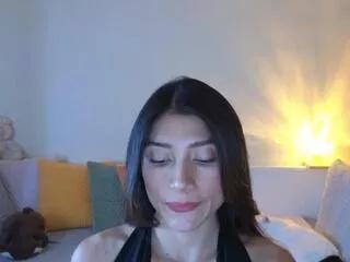 Freechat alejandhra on Flirt4Free