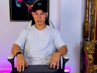 Offline alex_clinton on Flirt4Free