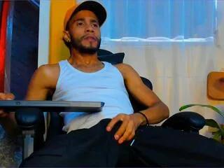 Offline alex_smithc on Flirt4Free