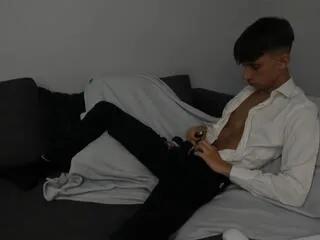 Offline benny_powell on Flirt4Free