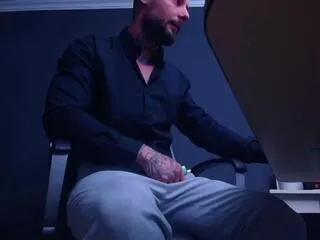 Offline brian_hunt on Flirt4Free