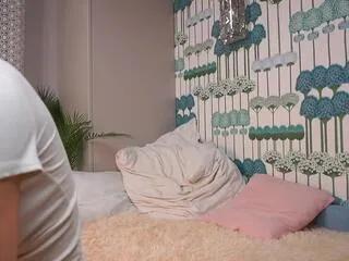 Offline dionna_hutts on Flirt4Free