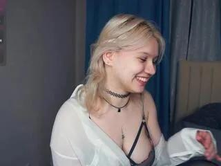 Freechat edyth_anstead on Flirt4Free