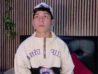 Offline felipe_villareal on Flirt4Free