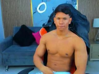Offline kalvin_walker on Flirt4Free
