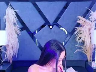 Offline kylie_whitee on Flirt4Free