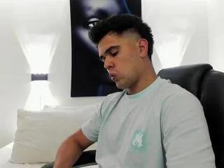 Offline lenyn_max on Flirt4Free