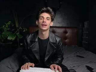 Offline leon_lovett on Flirt4Free