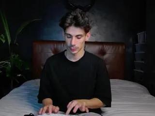 Offline leon_lovett on Flirt4Free