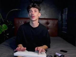 Flirt4Free leon_lovett is Away leon_lovett — Away on Flirt4Free