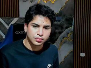 Offline lord_mackhenzy on Flirt4Free