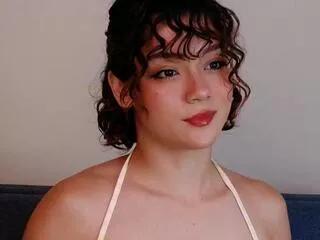 Freechat lucia_saanvi on Flirt4Free