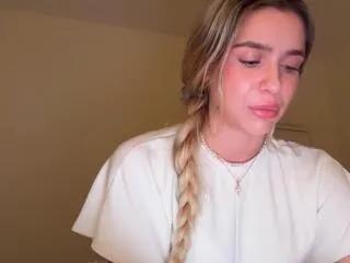 Freechat maci_reynolds on Flirt4Free