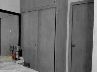 Freechat mat_strong on Flirt4Free