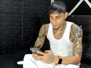 Freechat maximiliano_caceres on Flirt4Free