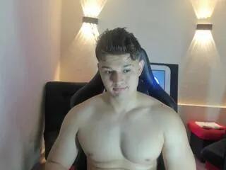 Offline oliver_whitee on Flirt4Free