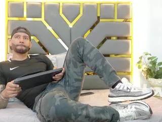 Freechat yorby_maxx on Flirt4Free