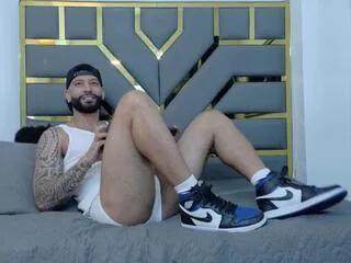 Freechat yorby_maxx on Flirt4Free