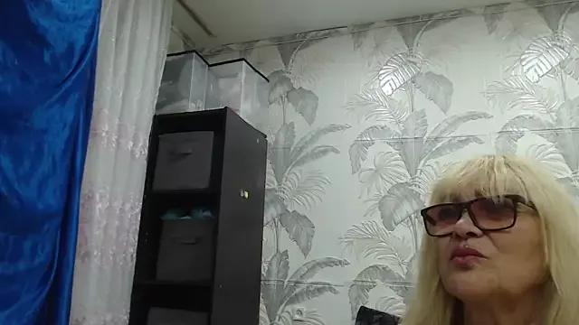 Freechat CamDiva113 on StripChat