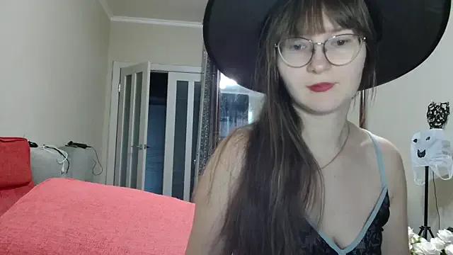 StripChat KiraGoldens is Private KiraGoldens — open pussy