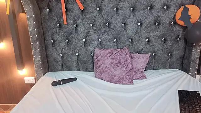 StripChat MadissonMontero is Freechat MadissonMontero — shake ass + flash pussy